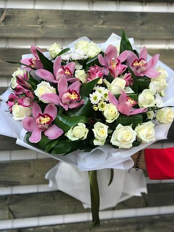 Букет цветов из: Розы и Хризантемы в Каргаске