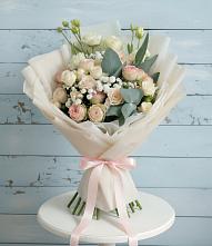 Букет цветов из:  Розы и Лизиантусы #REPLACE_PRED# Каргаске
