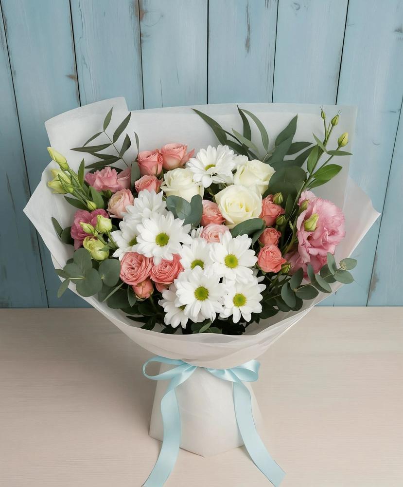 Букет цветов из: Розы, Лизиантусы и Хризантемы в Каргаске