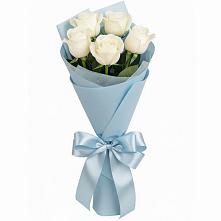 Букет 5 Белых роз Проуд в Каргаске