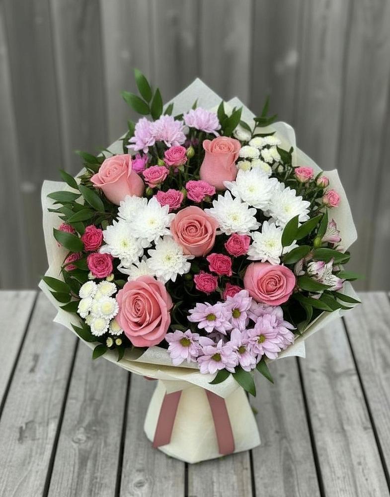Букет цветов из: Альстромерии, Гвоздики, Розы и Хризантемы в Каргаске