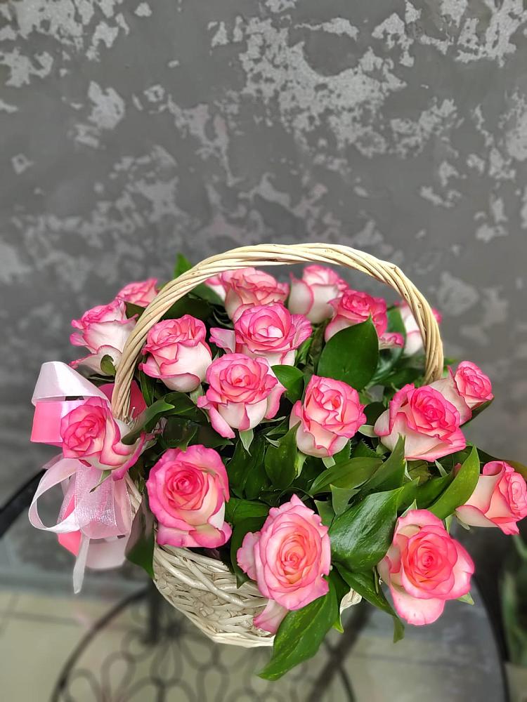 Цветочная композиция из Розы в корзине в Каргаске