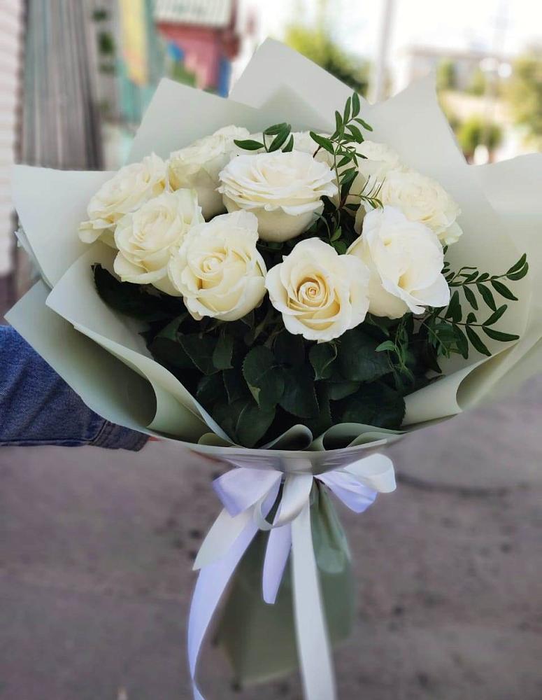 Букет Белые розы Проуд в Каргаске