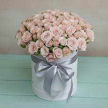 Цветочная композиция из Розы в шляпной коробке в Каргаске