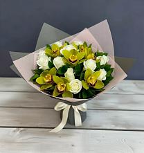 Букет цветов из:  Орхидеи и Розы в Каргаске