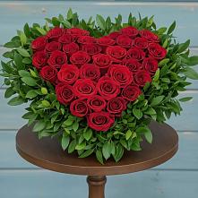 Цветочная композиция из Розы в виде сердца в Каргаске