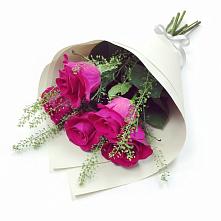 Букет цветов из:  Розы в Каргаске