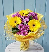 Букет цветов из:  Хризантемы и Герберы в Каргаске