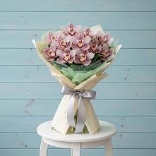 Букет цветов из:  Орхидеи и Розы в Каргаске