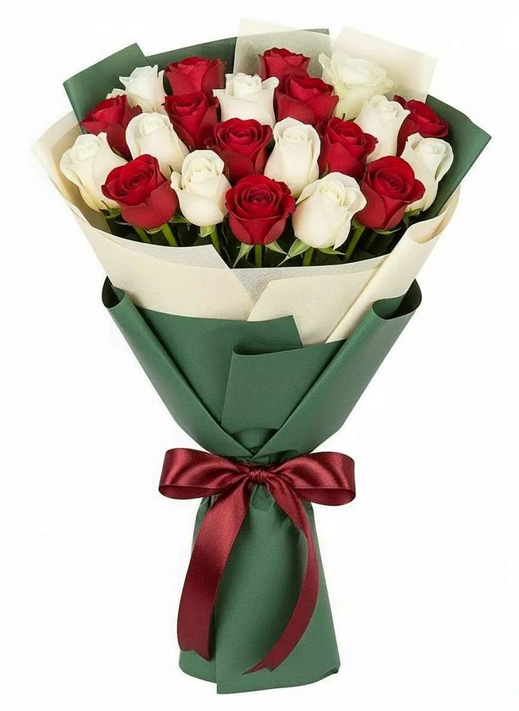 Букет Микс из красных и белых роз в Каргаске