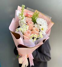 Букет цветов из:  Хризантемы и Розы в Каргаске