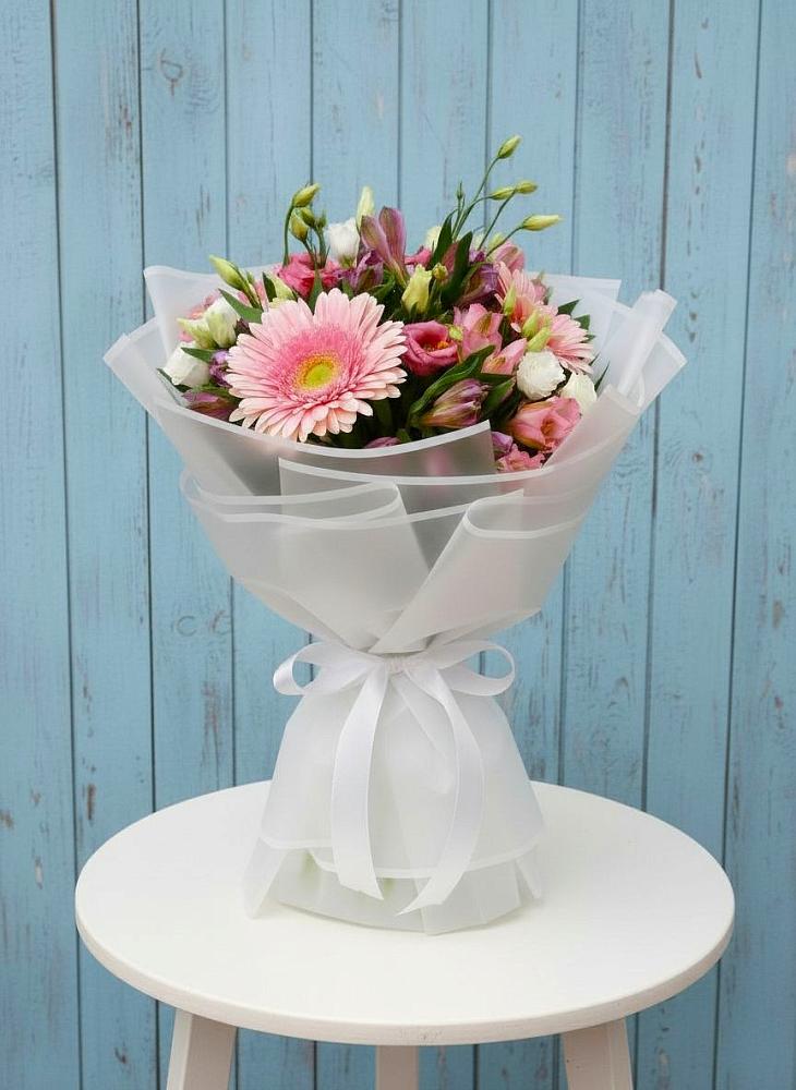 Букет цветов из: Герберы, Альстромерии и Лизиантусы в Каргаске