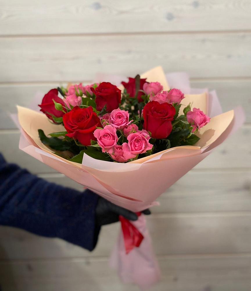Букет цветов из: Розы в Каргаске