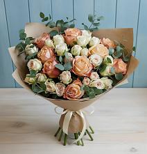 Букет цветов из:  Альстромерии и Розы в Каргаске