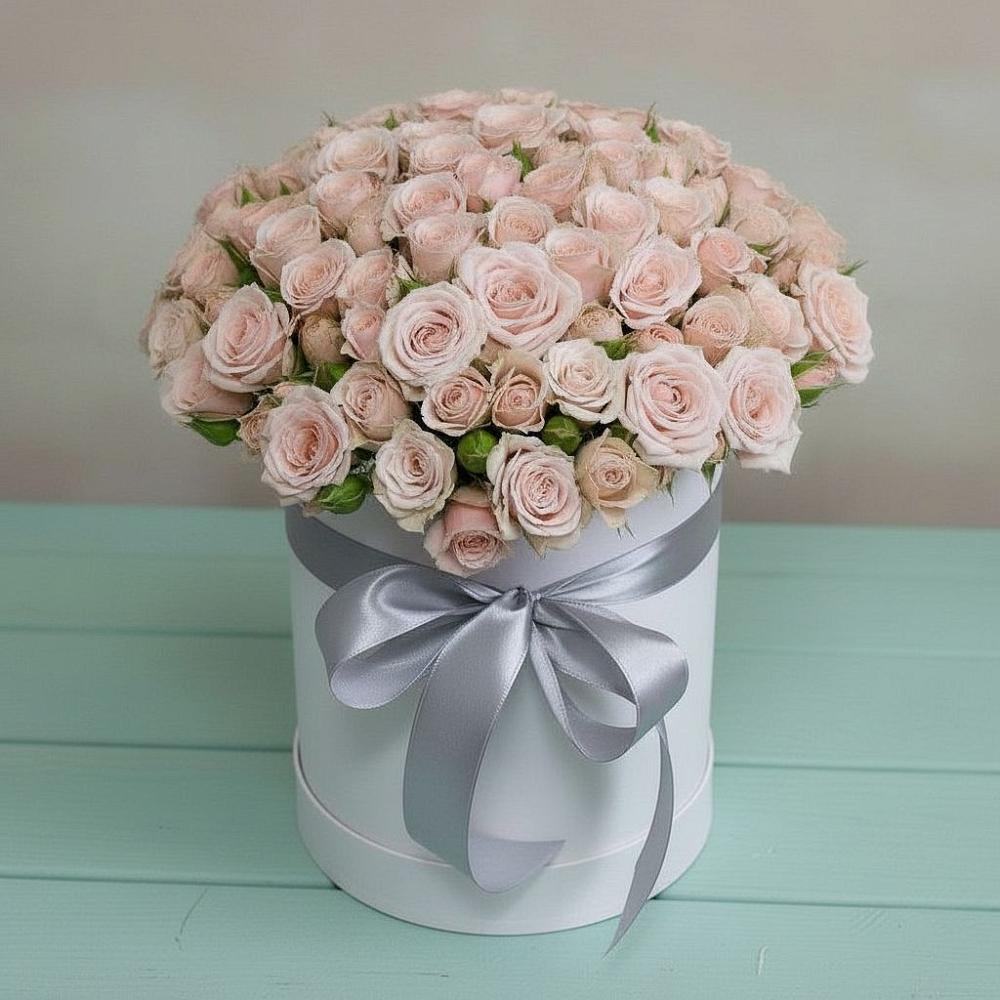 Цветочная композиция из Розы в шляпной коробке в Каргаске