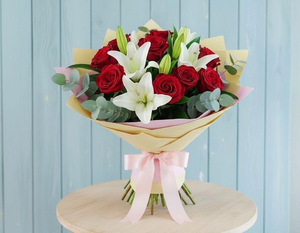 Букет цветов из: Лилии и Розы в Каргаске